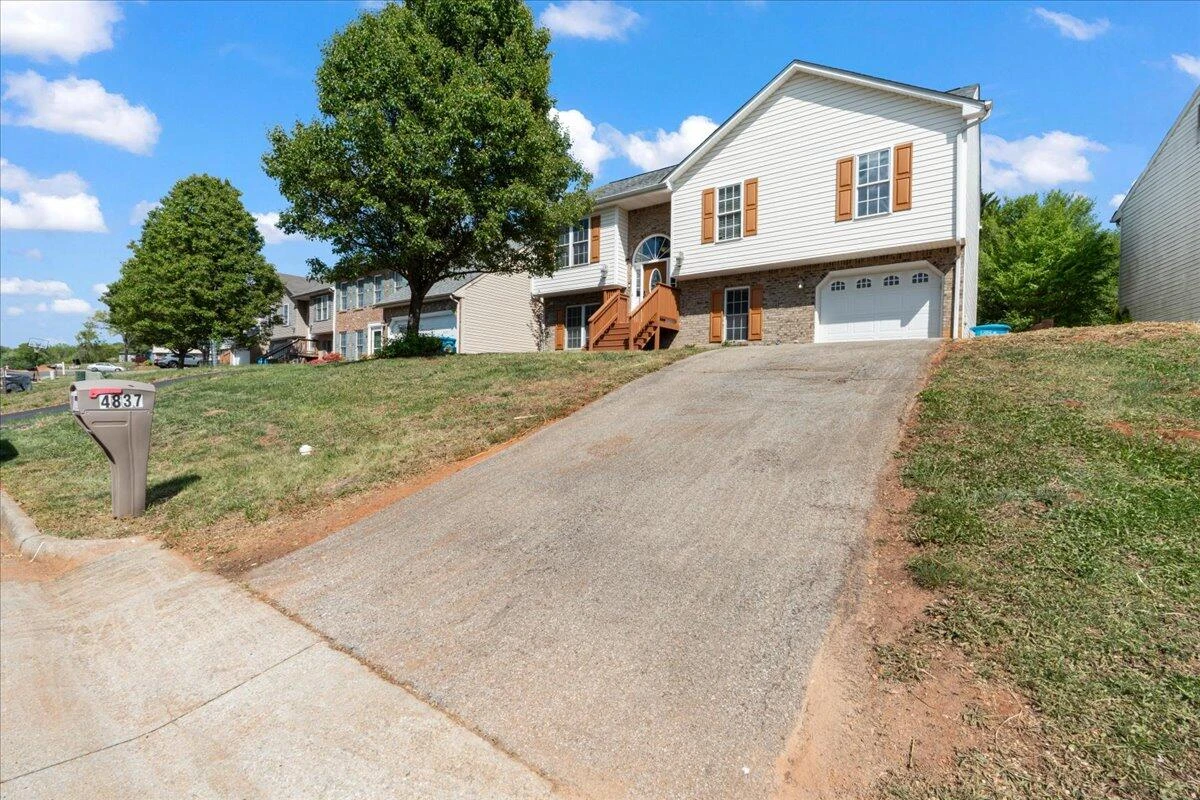 4837 Nelms LN NE - Photo 36