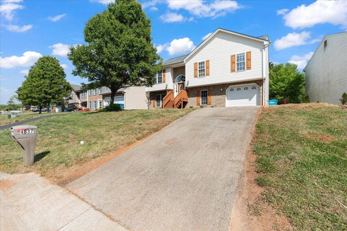 4837 Nelms LN NE - Photo 7