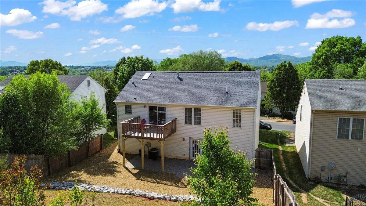 4837 Nelms LN NE - Photo 9