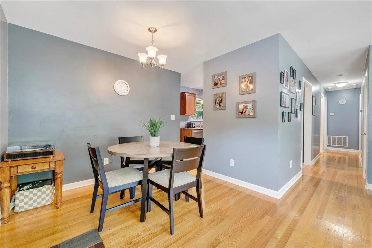 2819 Embassy DR - Photo 10