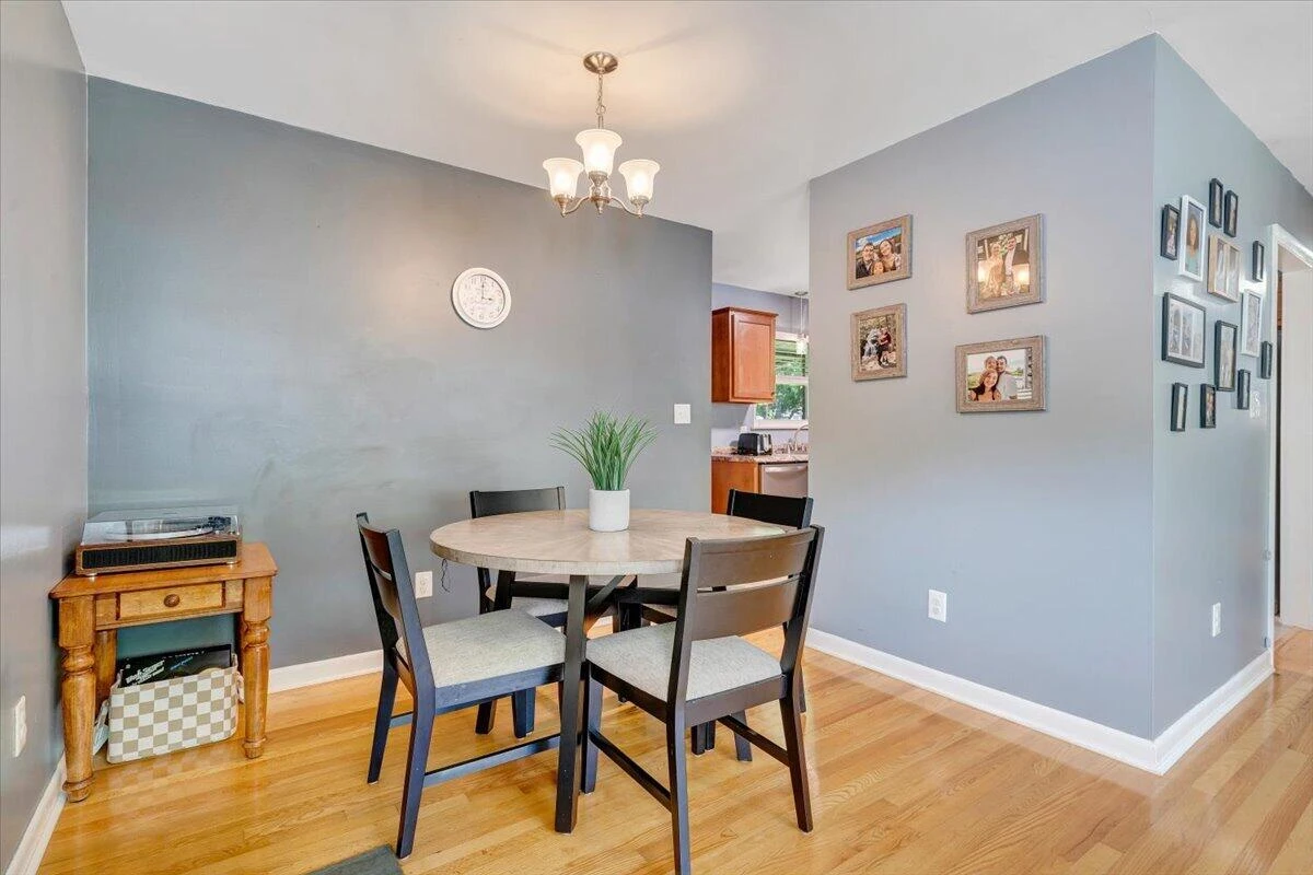 2819 Embassy DR - Photo 11