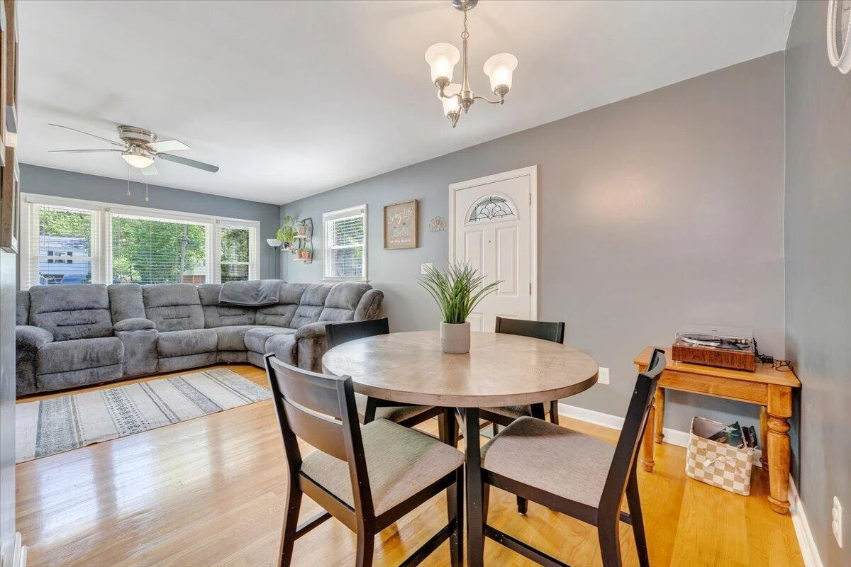 2819 Embassy DR - Photo 12