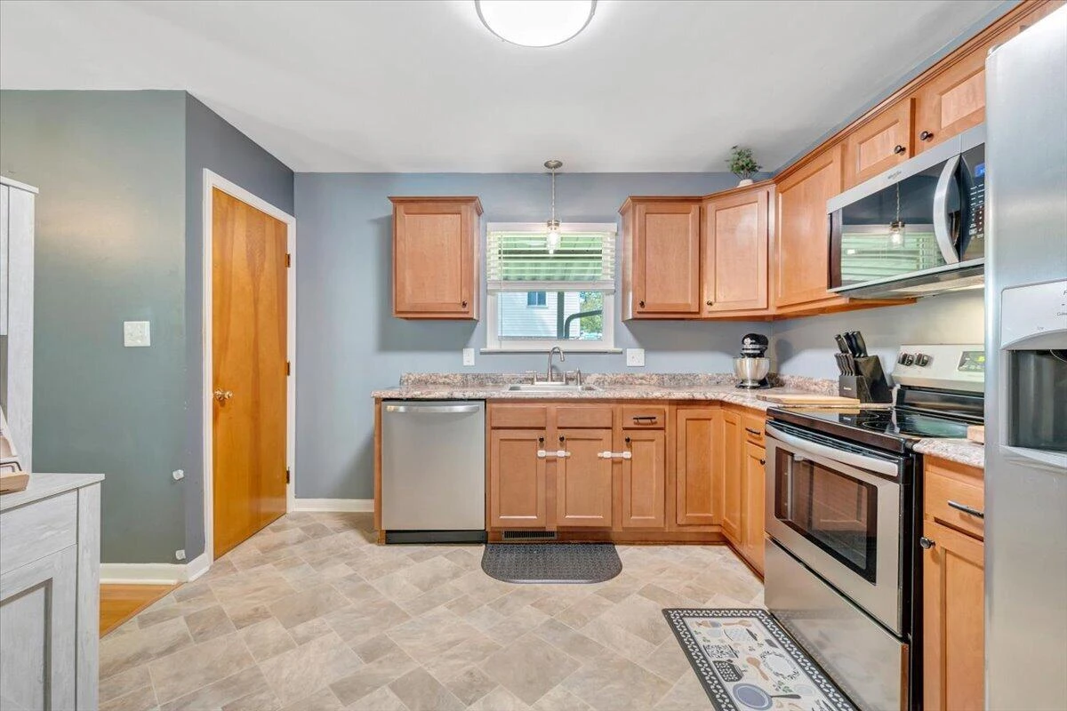 2819 Embassy DR - Photo 13