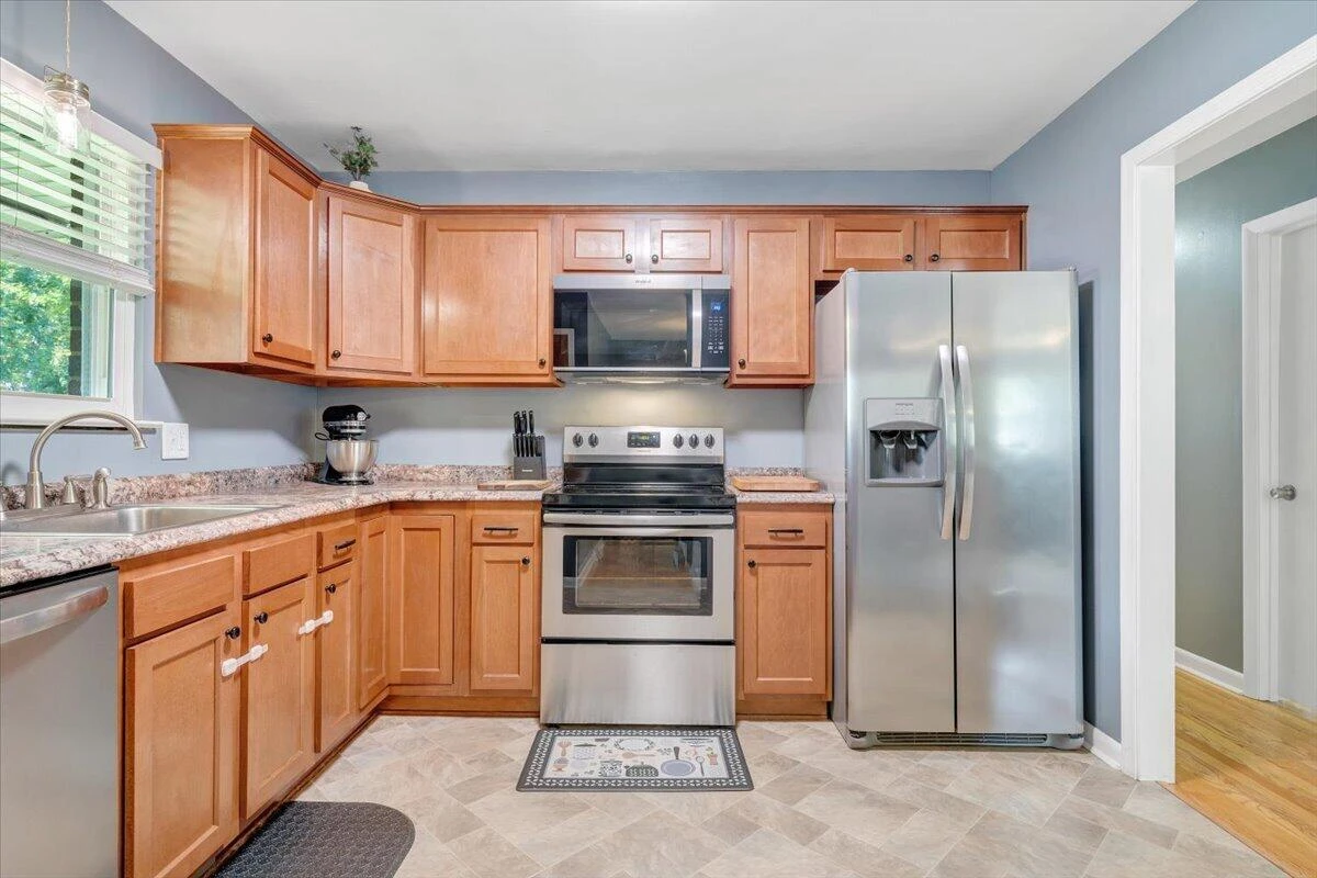 2819 Embassy DR - Photo 15
