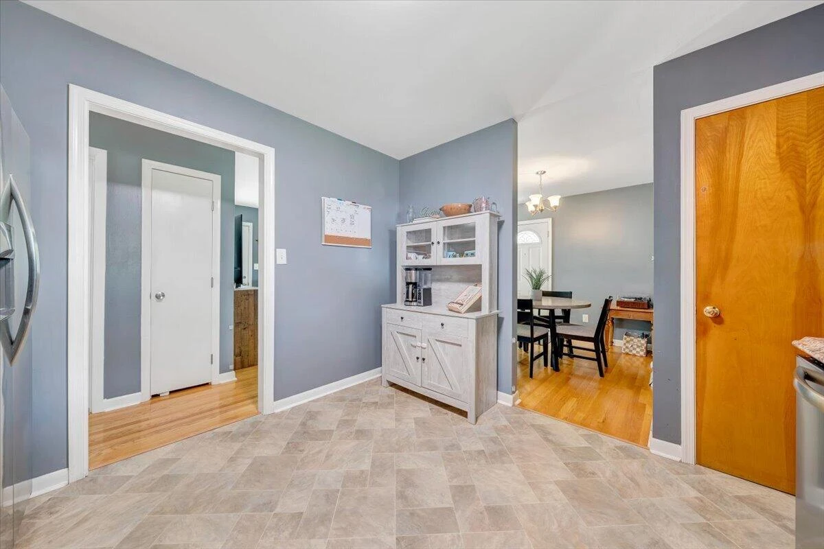 2819 Embassy DR - Photo 17