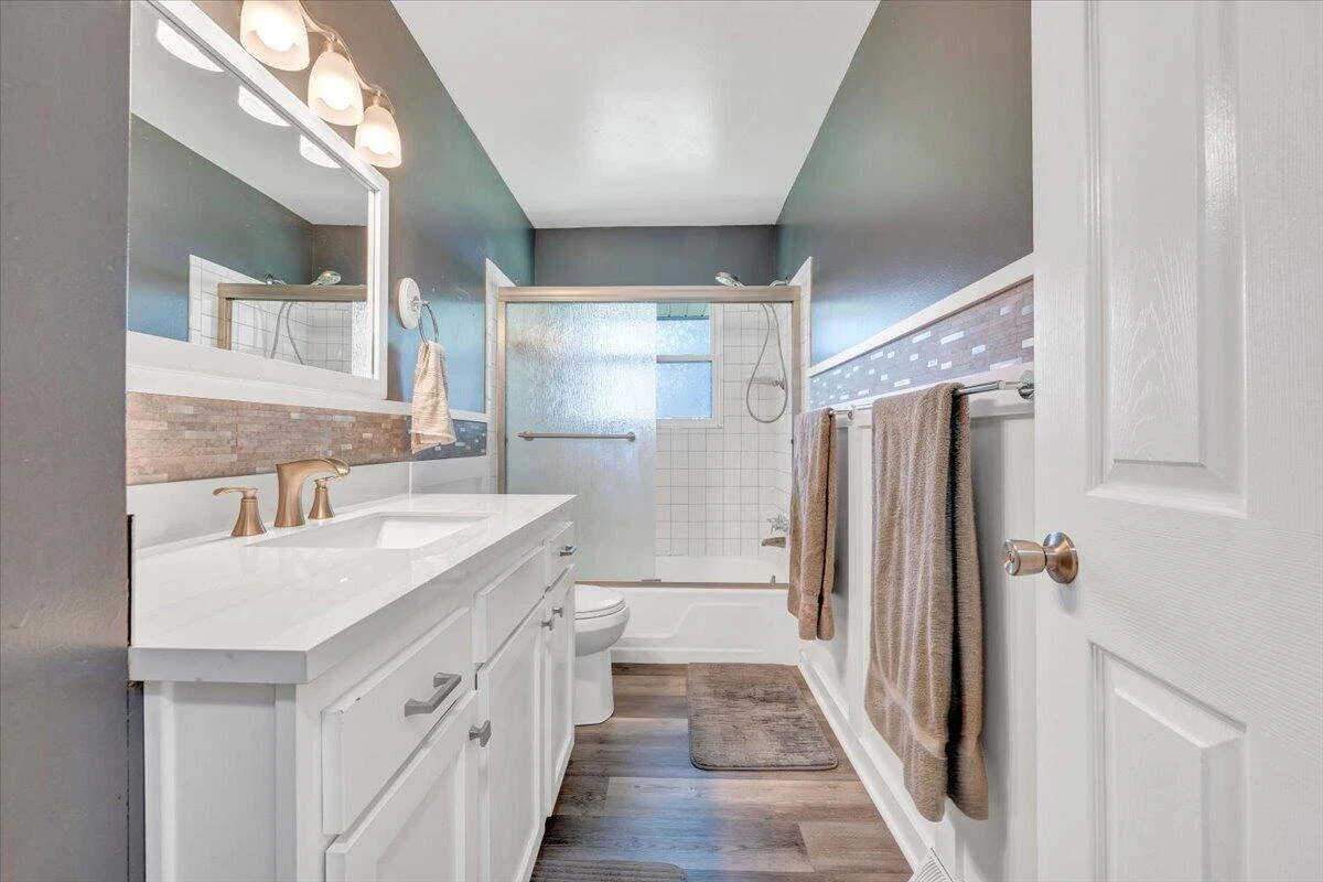 2819 Embassy DR - Photo 25