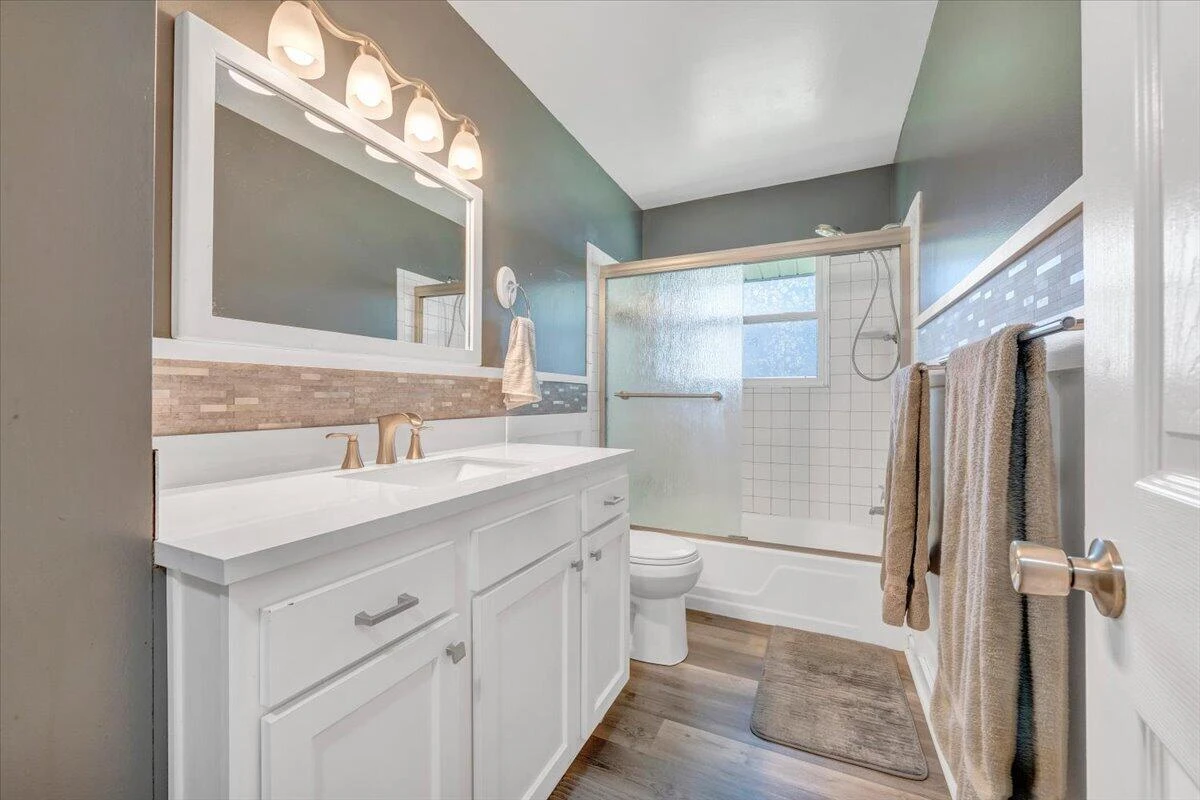 2819 Embassy DR - Photo 27