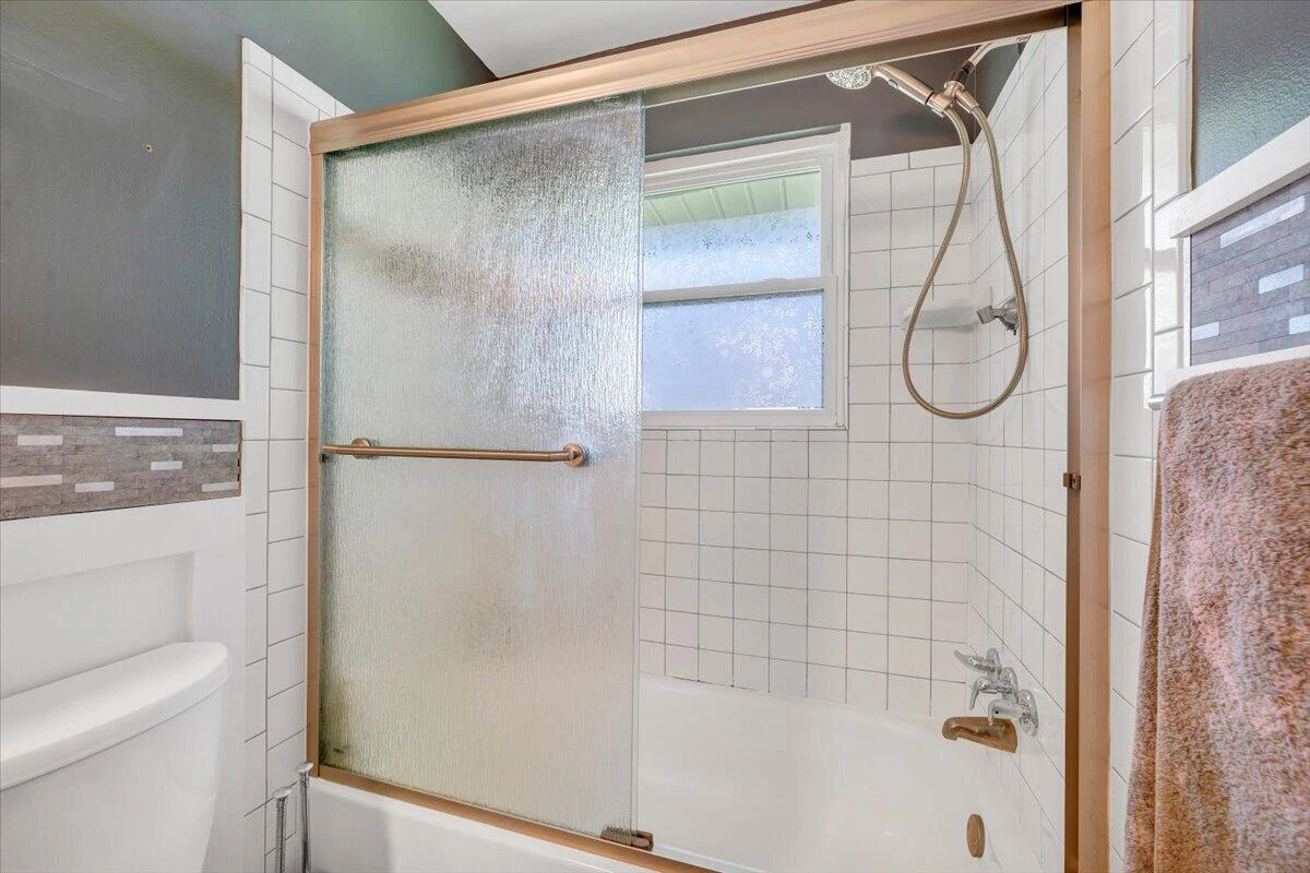2819 Embassy DR - Photo 28