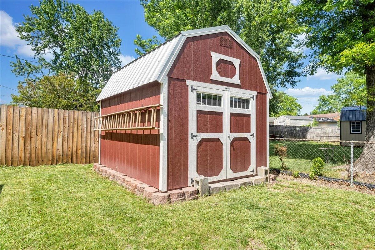 2819 Embassy DR - Photo 43