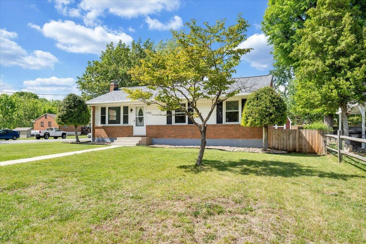 2819 Embassy DR - Photo 55