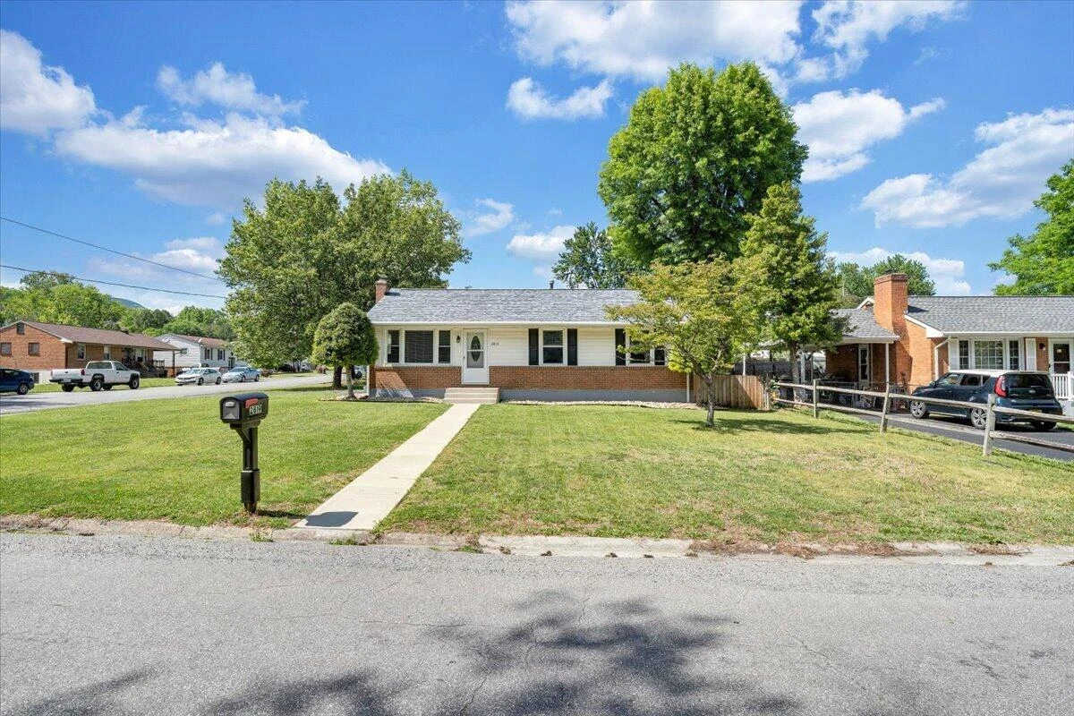 2819 Embassy DR - Photo 57