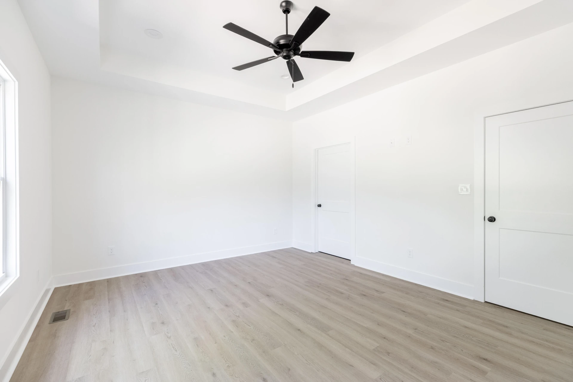 2404 Twin Lake DR - Photo 23