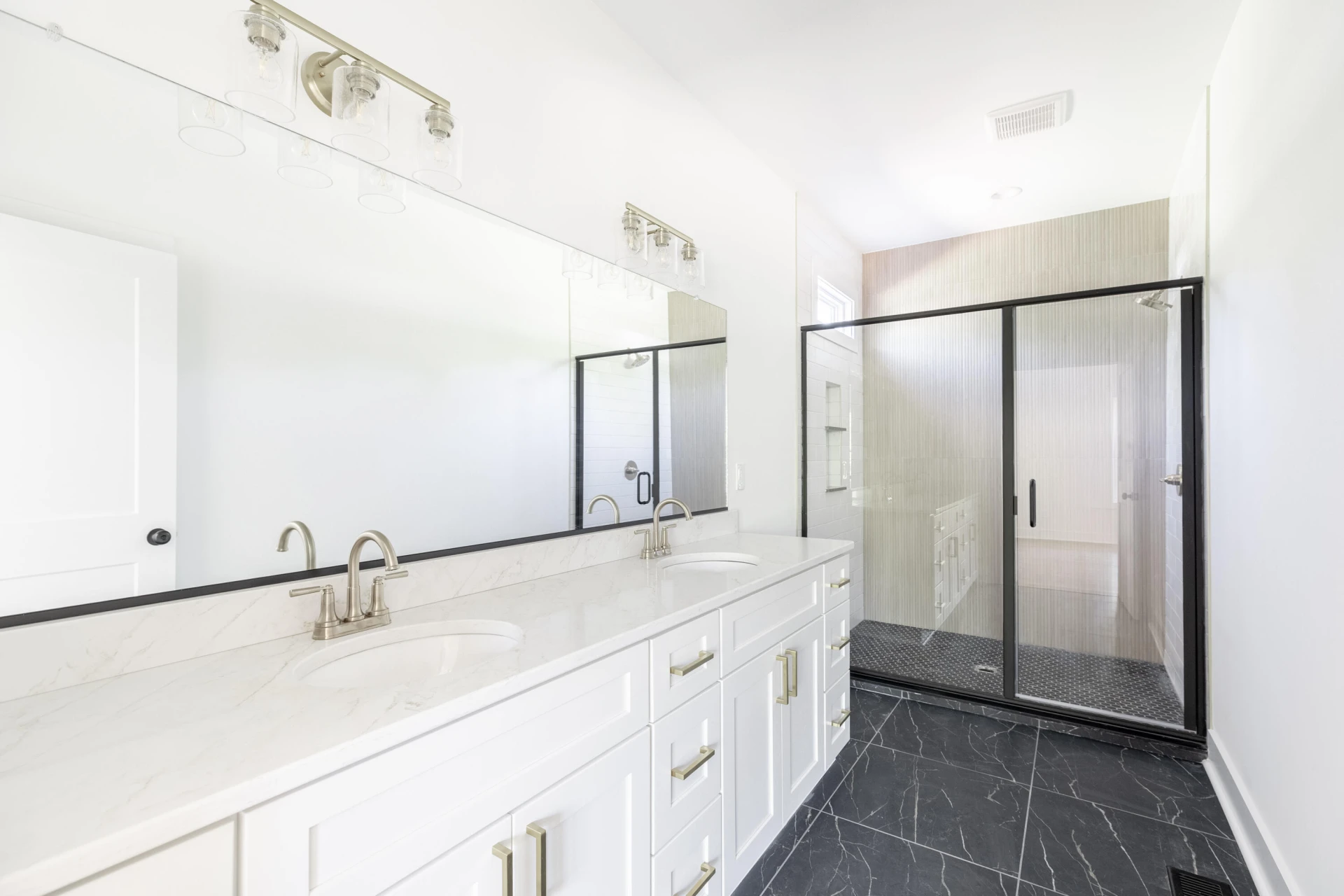 2404 Twin Lake DR - Photo 26