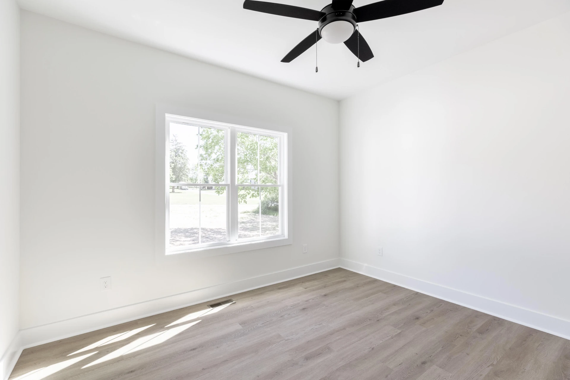 2404 Twin Lake DR - Photo 33