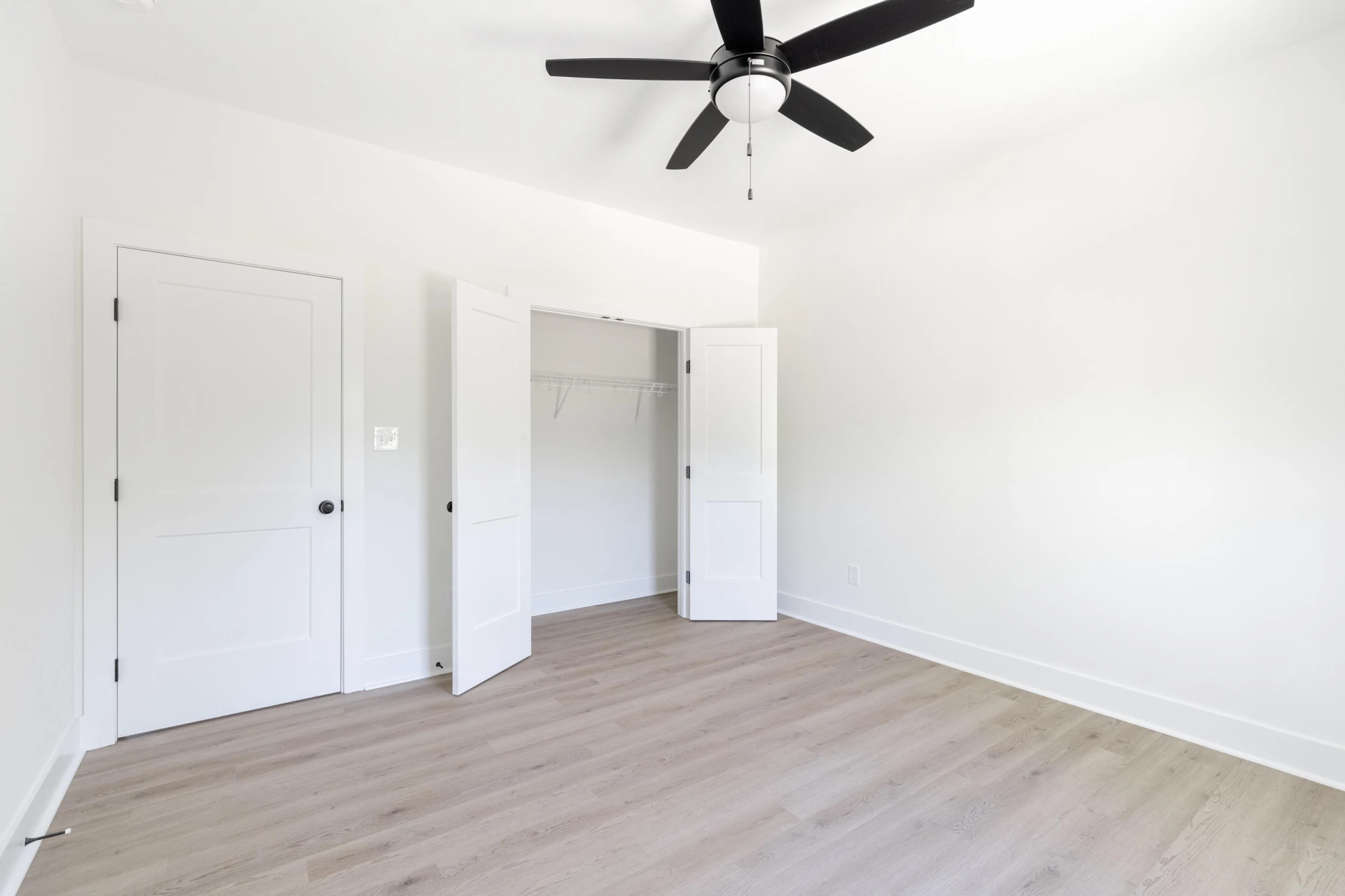2404 Twin Lake DR - Photo 43