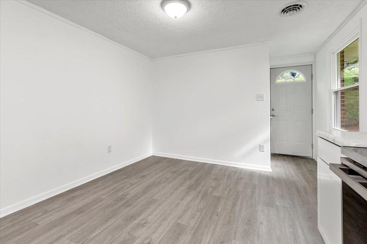 2305 Elmwood ST - Photo 16