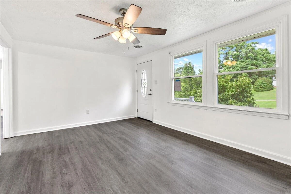 2305 Elmwood ST - Photo 20