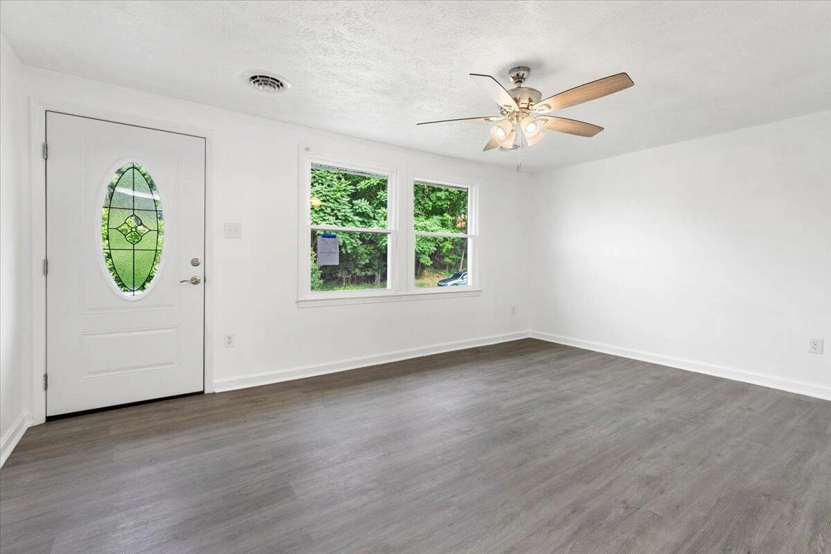 2305 Elmwood ST - Photo 21