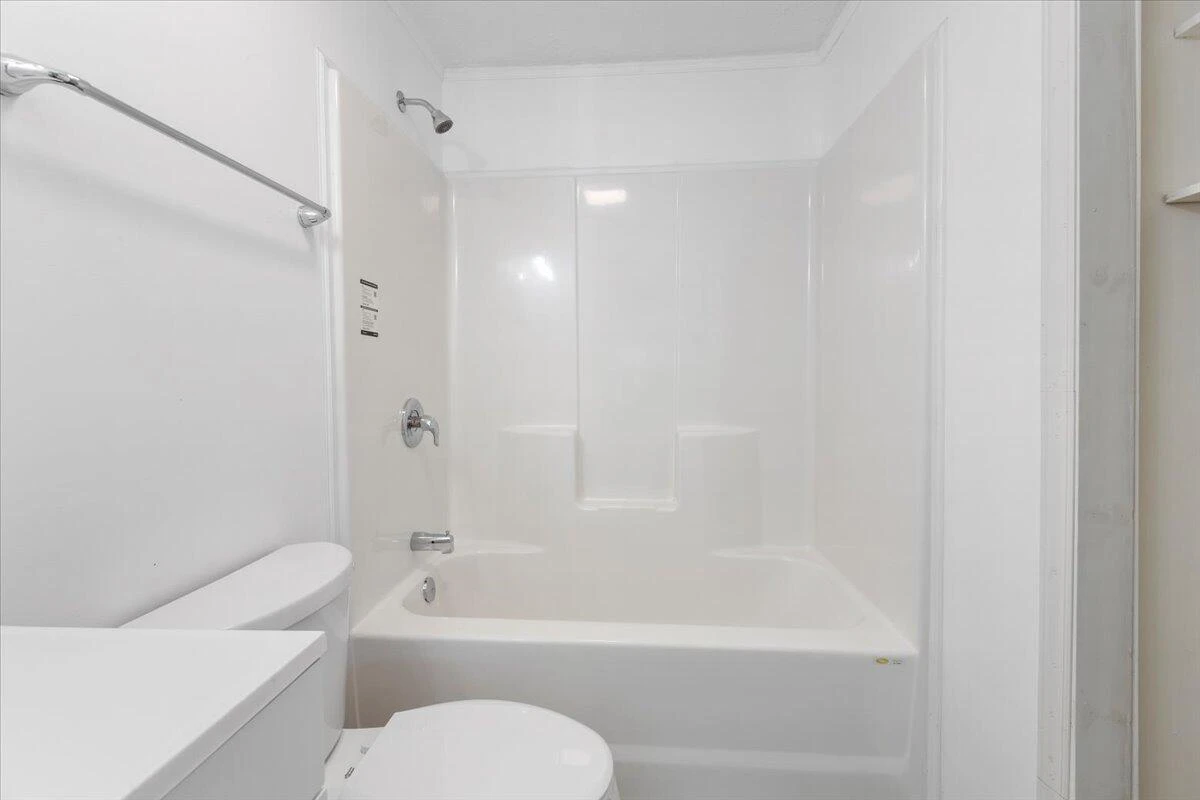 2305 Elmwood ST - Photo 5