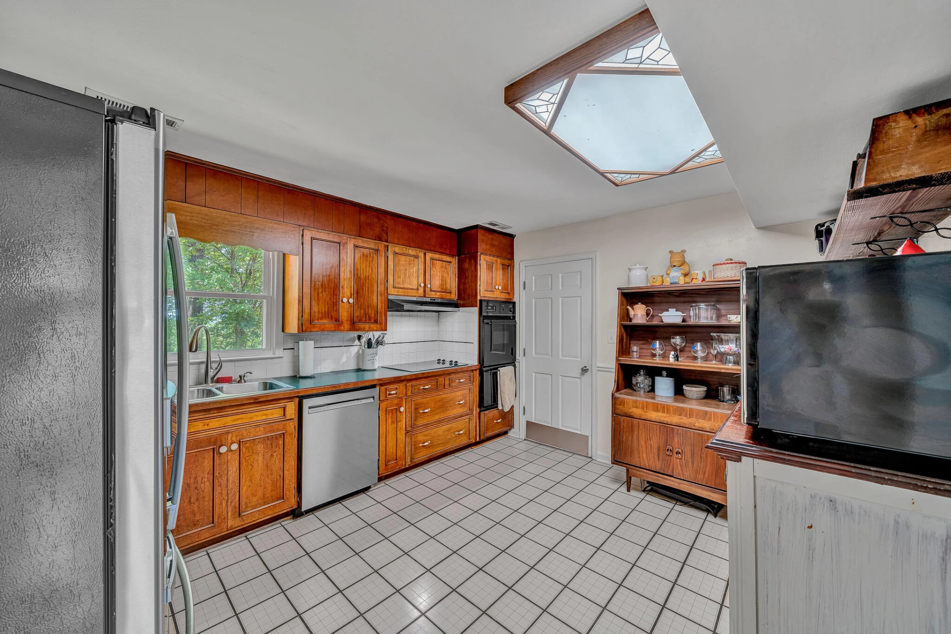 3368 Dawn CIR - Photo 6