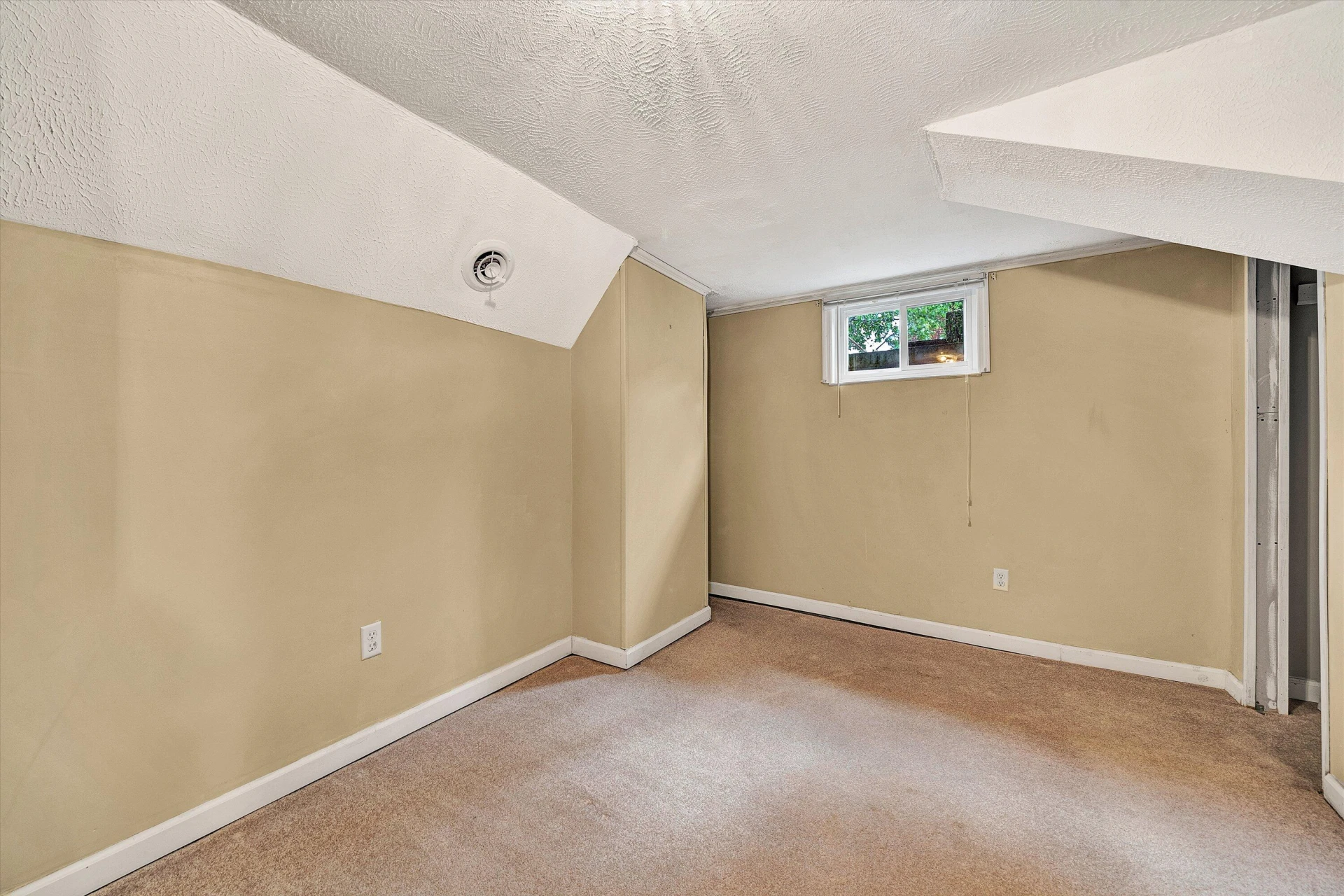 2251 Moir ST NE - Photo 16