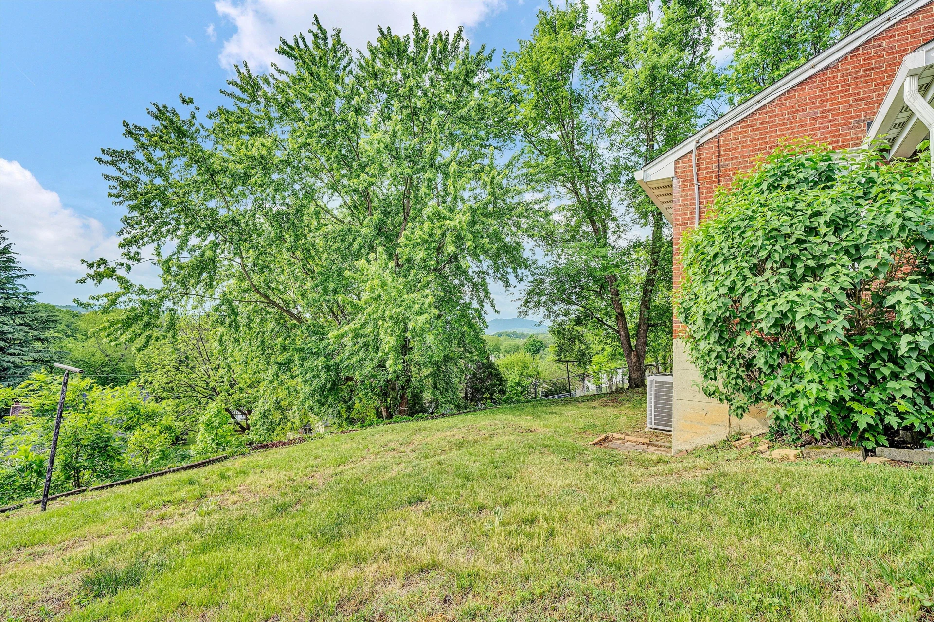 2251 Moir ST NE - Photo 19