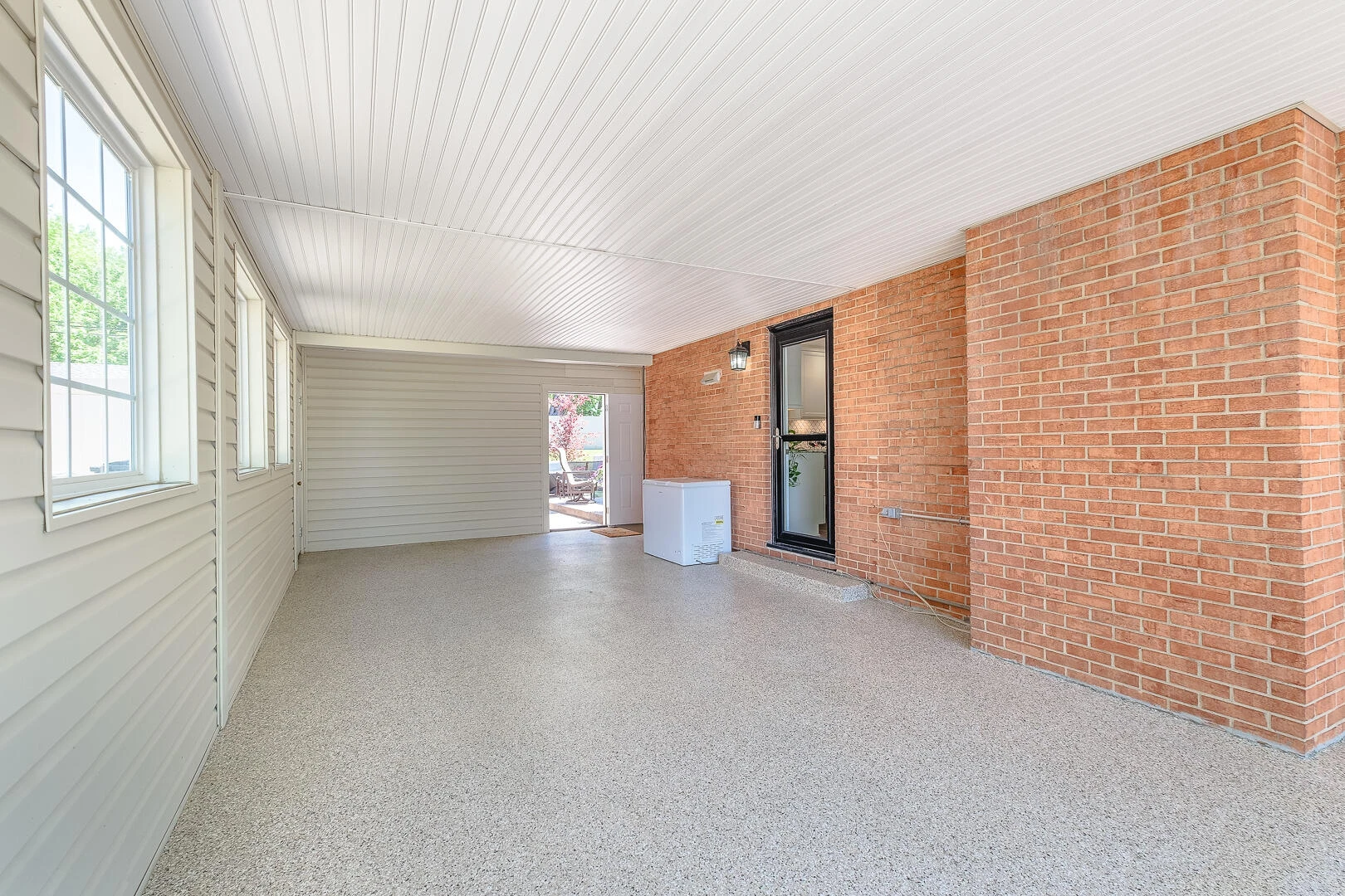 5571 Capito ST NE - Photo 4