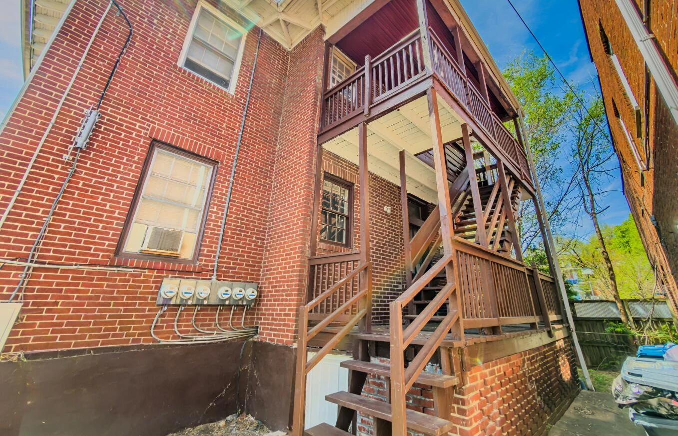 501 Mountain AVE SW - Photo 4