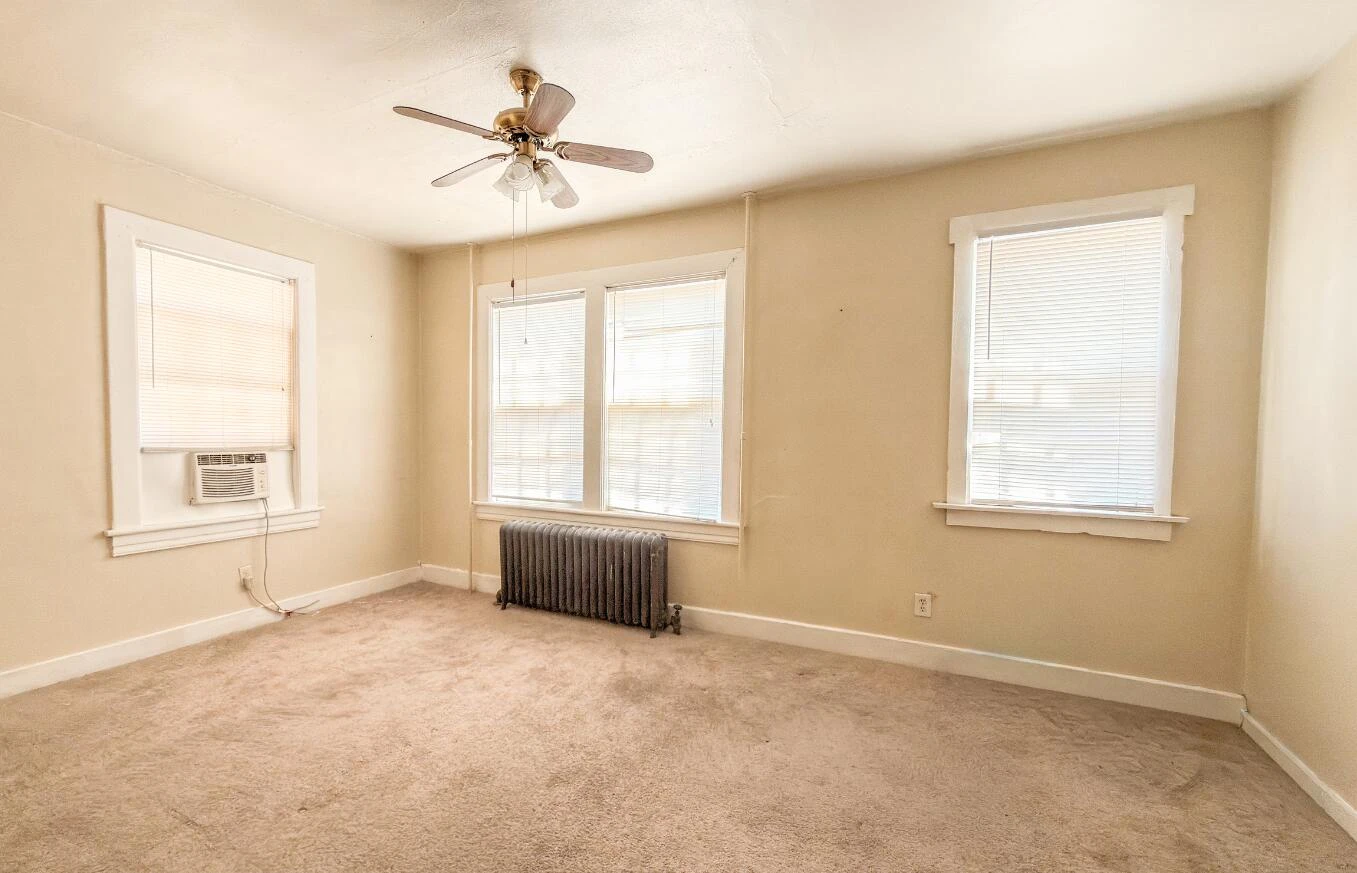 501 Mountain AVE SW - Photo 6