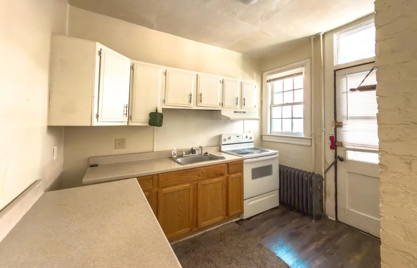 501 Mountain AVE SW - Photo 8