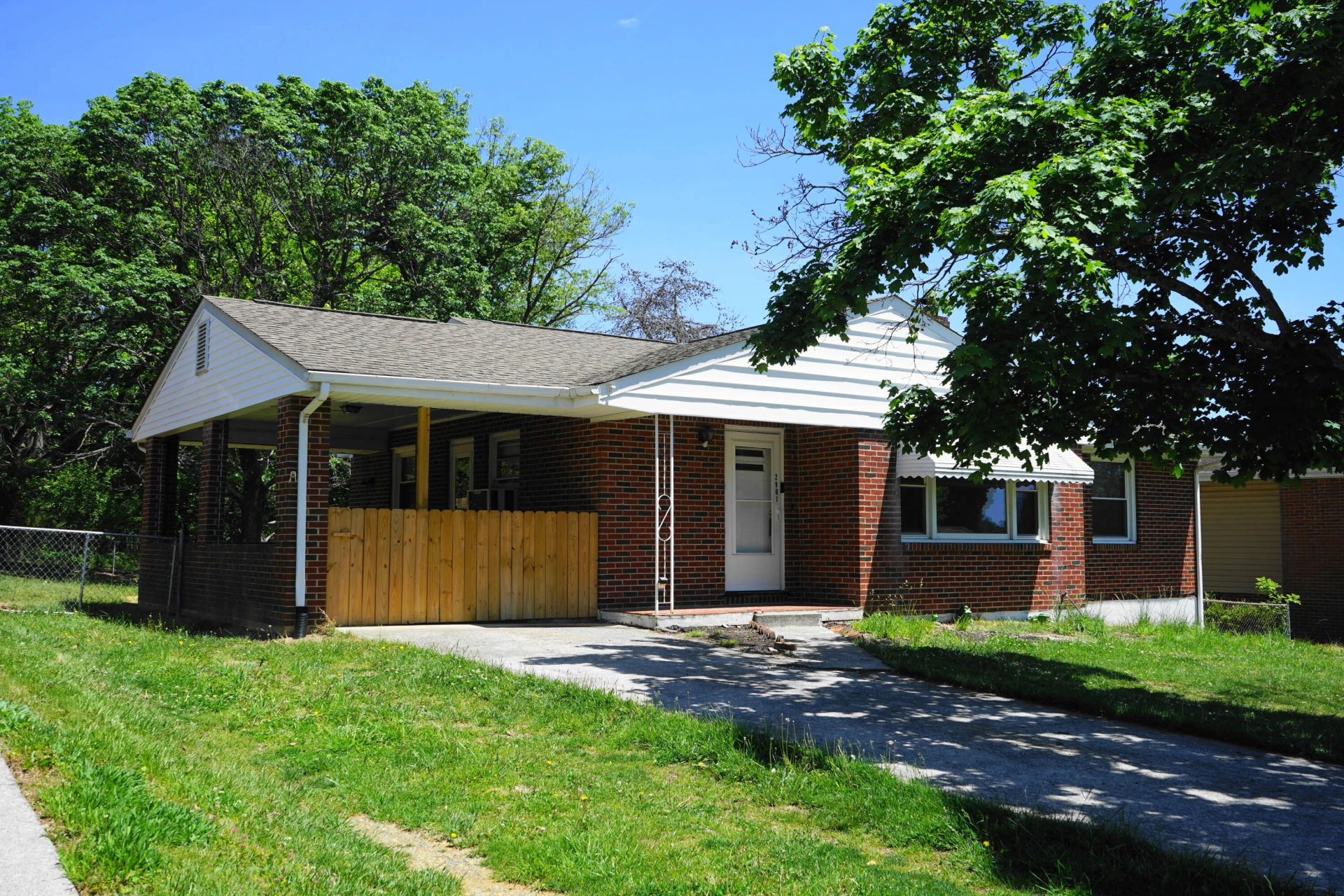 2901 Neil DR