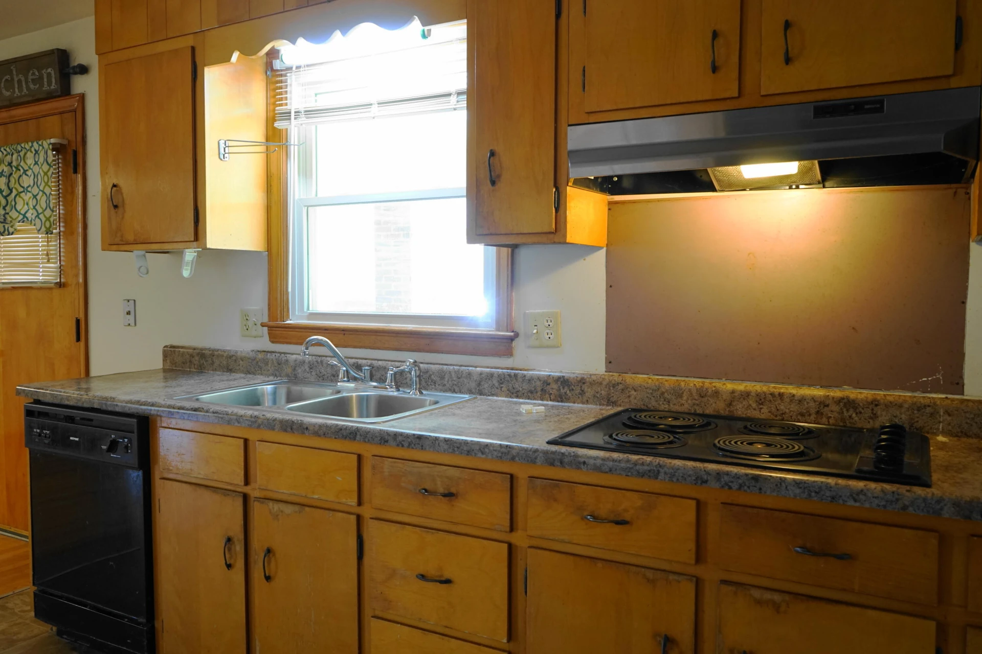 2901 Neil DR - Photo 13