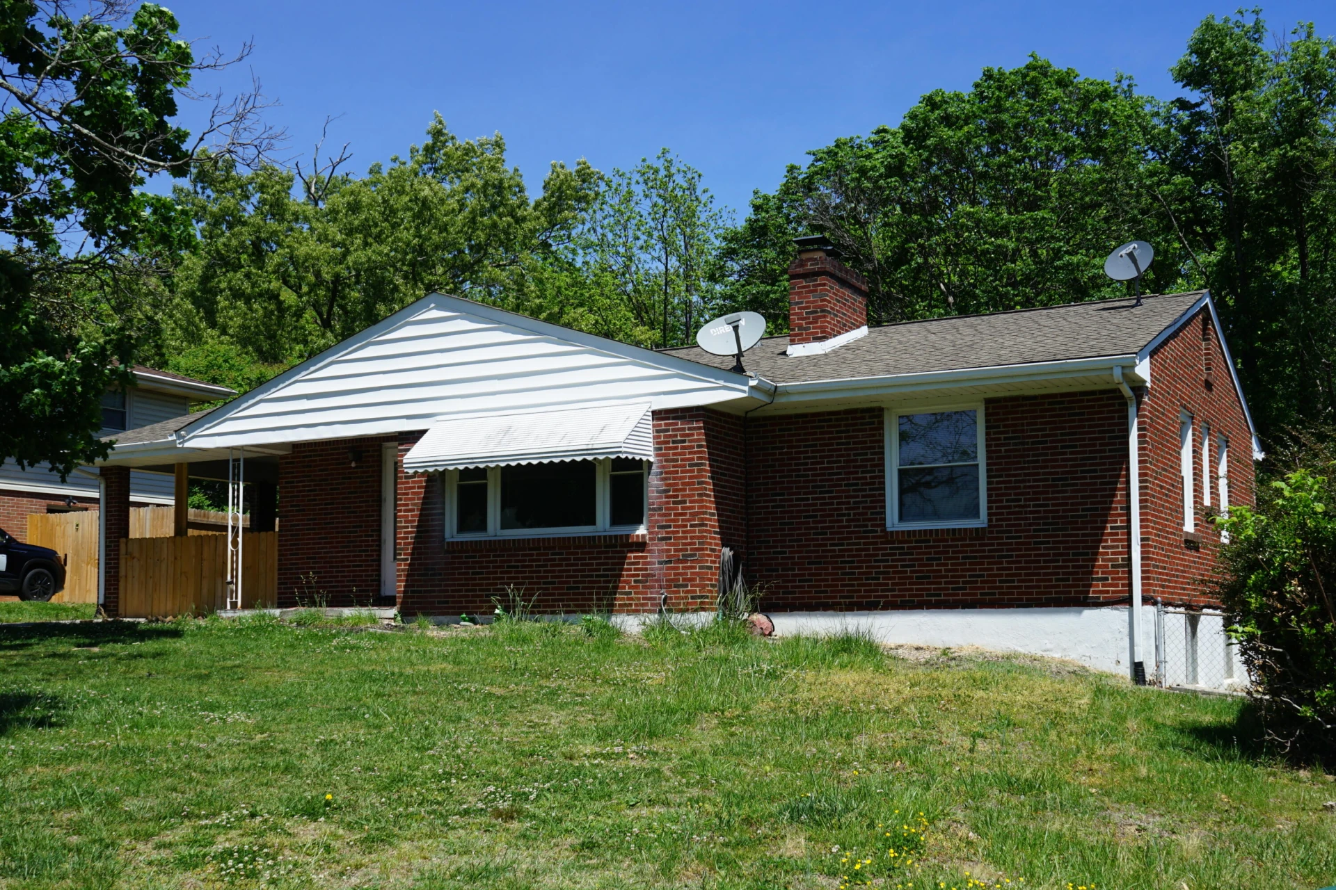 2901 Neil DR - Photo 2