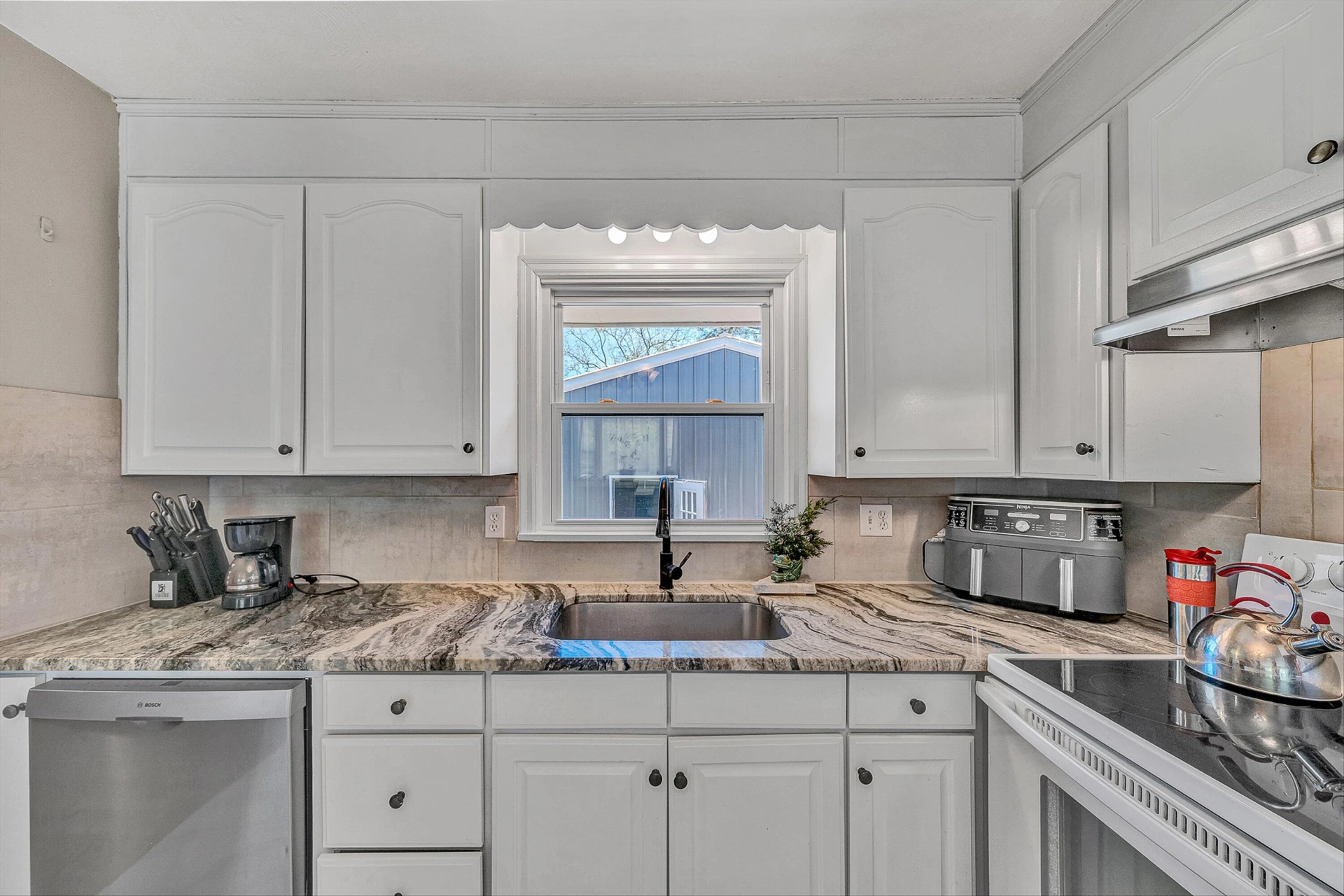 4758 Bandy RD - Photo 13
