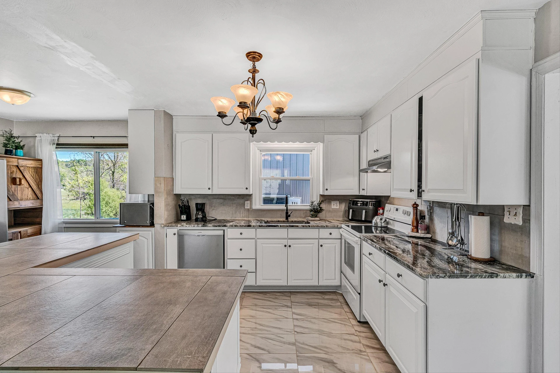 4758 Bandy RD - Photo 9
