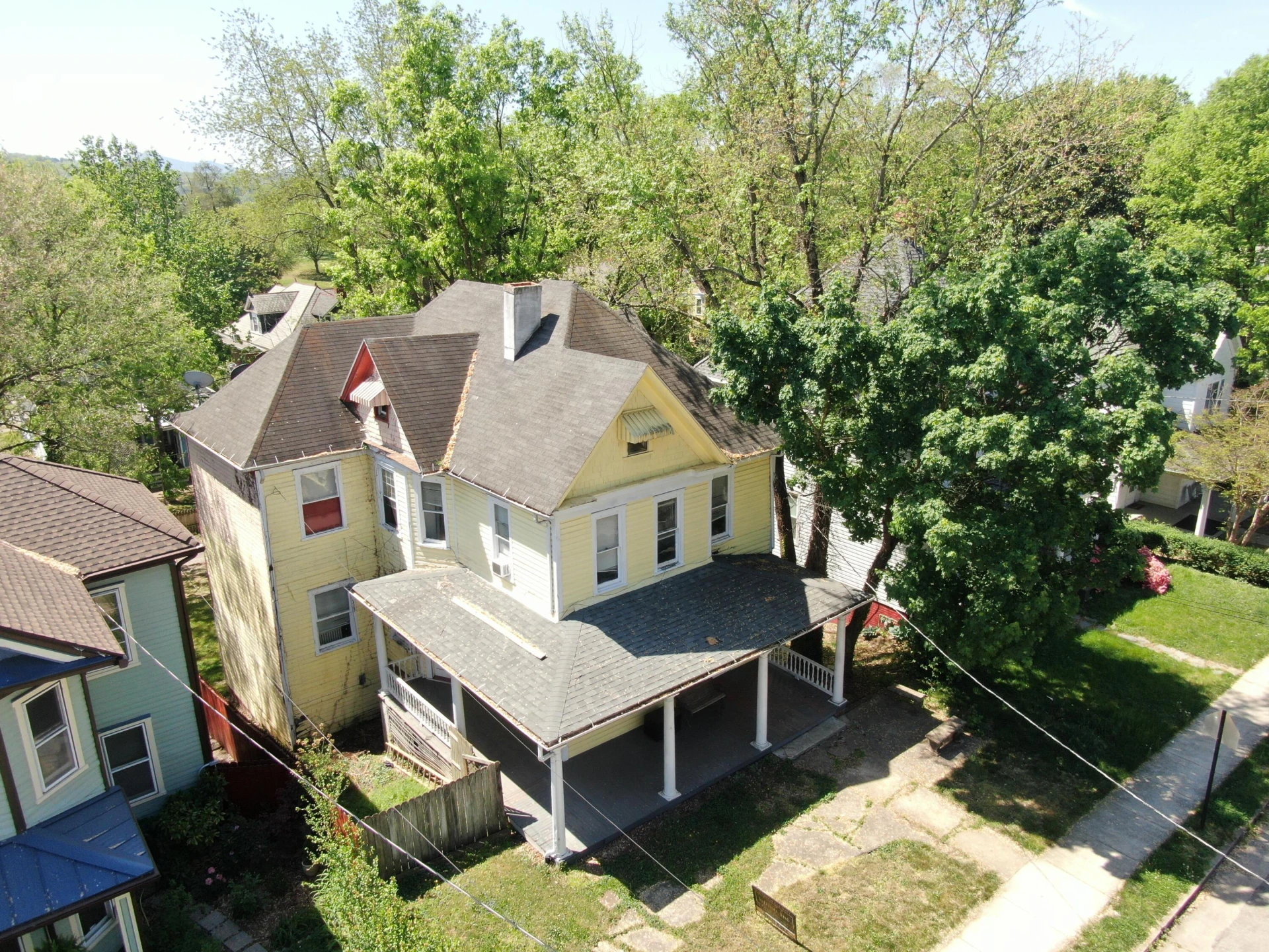 518 Highland AVE SW - Photo 2
