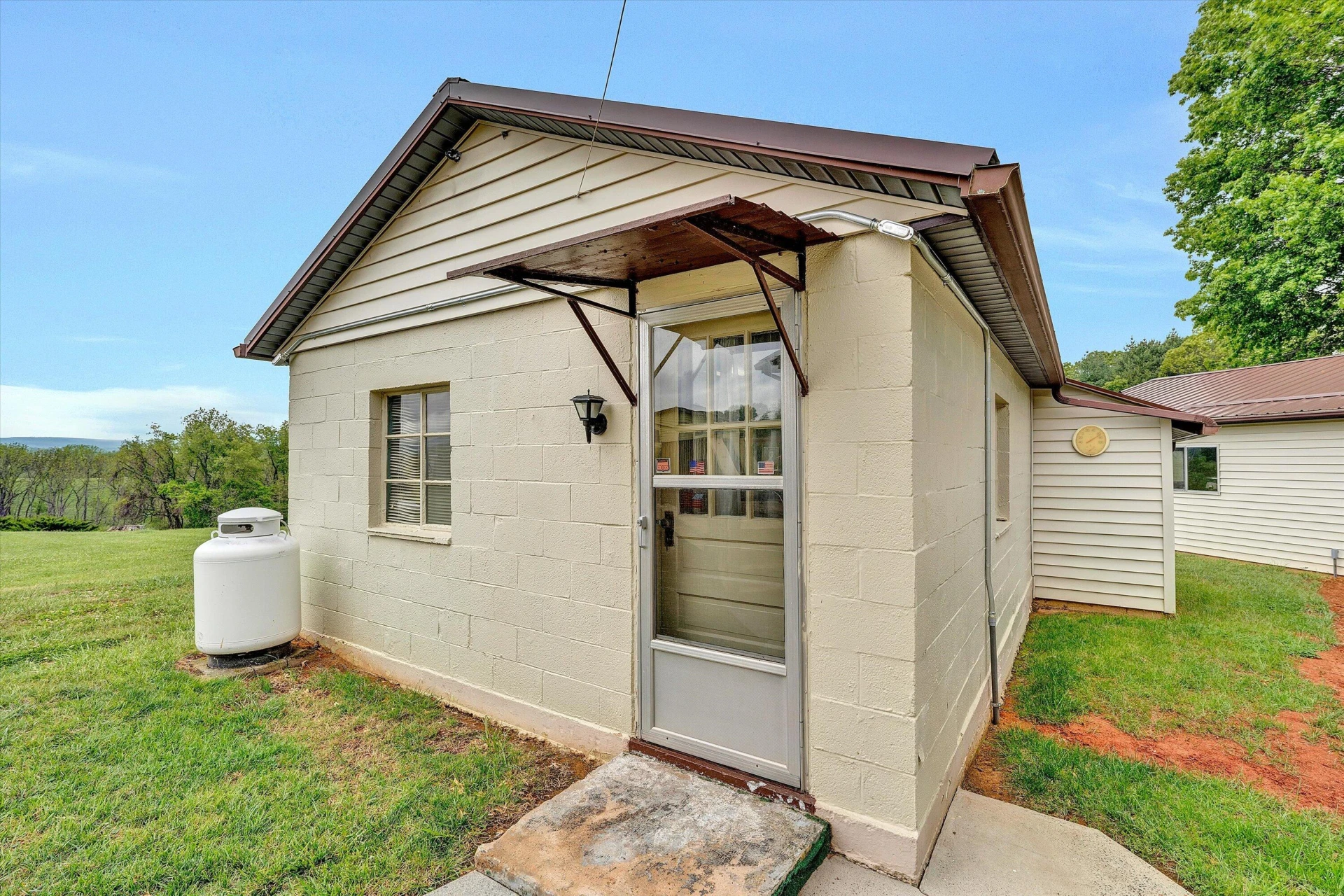 1151 Wheatland RD - Photo 4