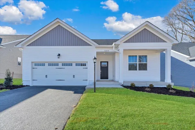 7379 King's Pointe DR, Fairlawn, VA, 24141