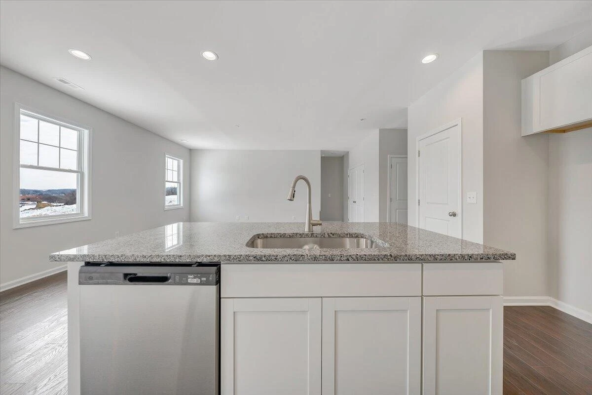 7380 King's Pointe DR - Photo 9