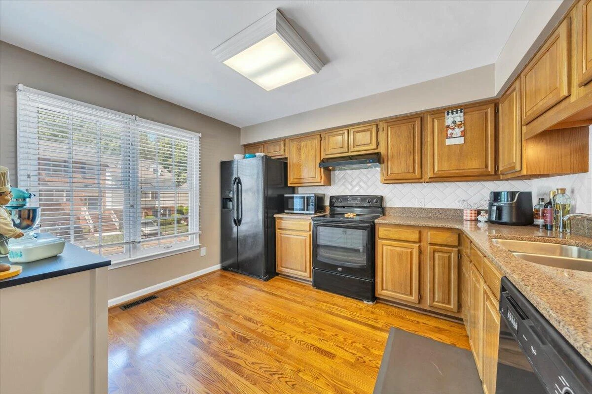 4732 Wembley PL SW - Photo 5