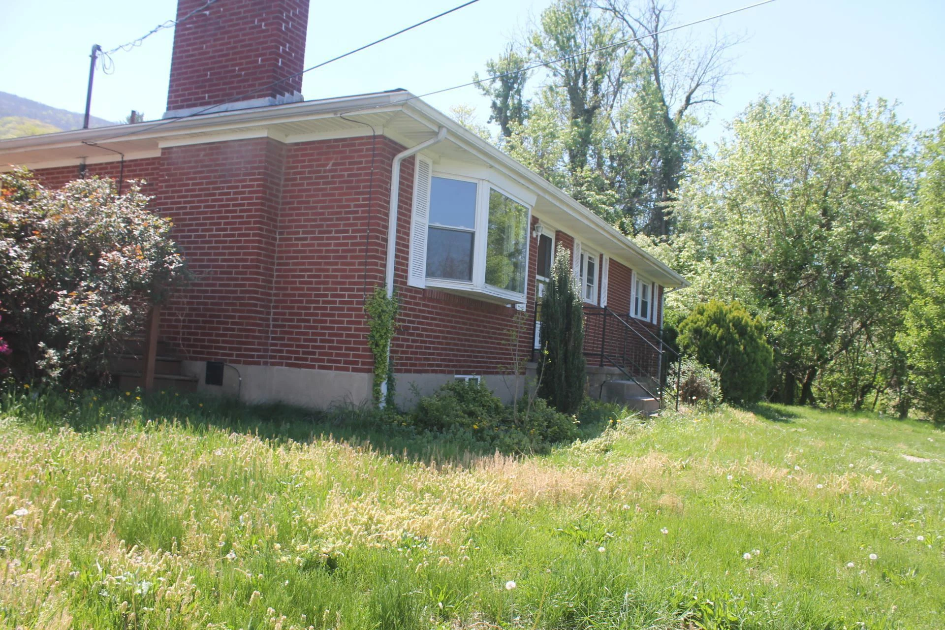 1305 Donovan ST - Photo 2