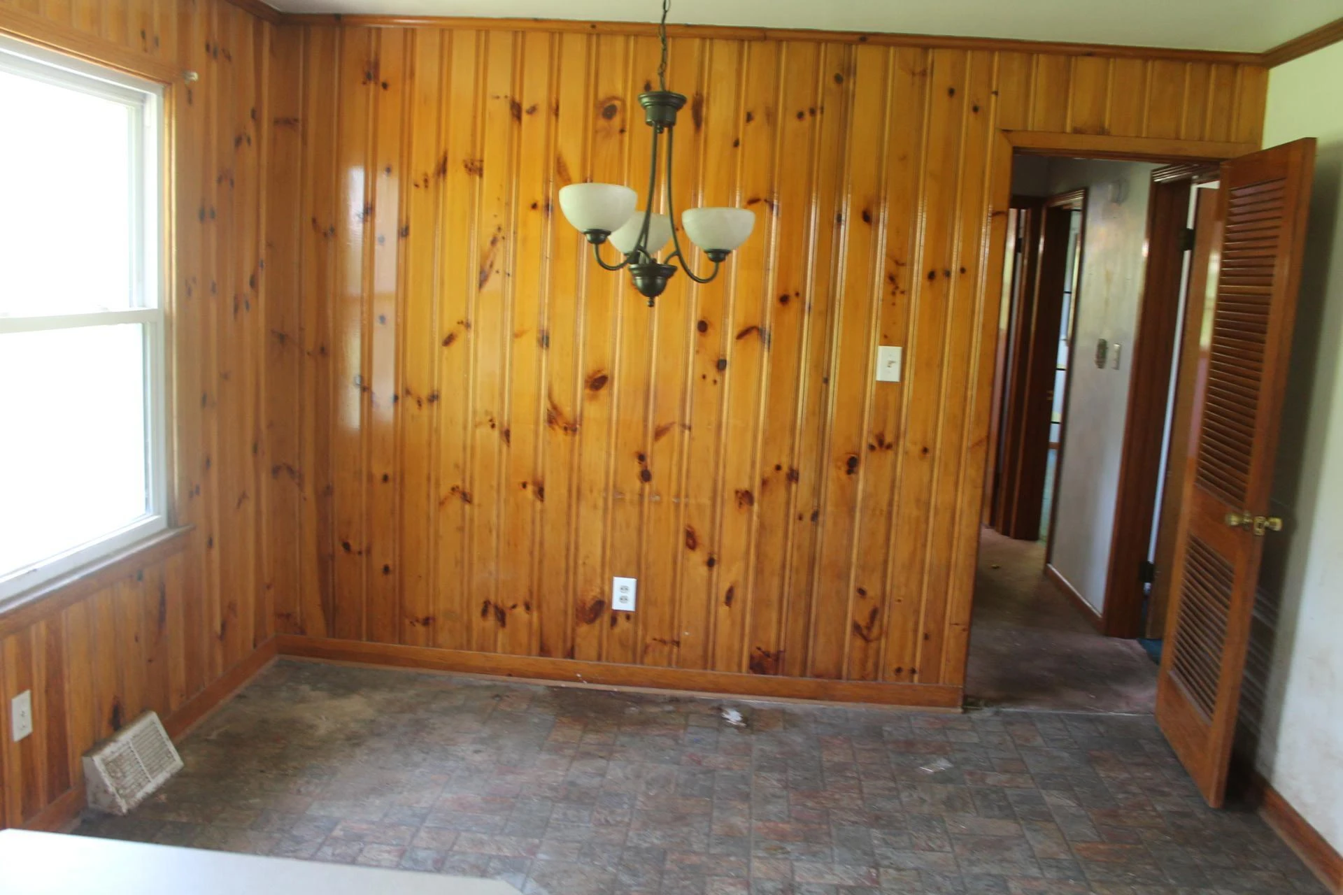 1305 Donovan ST - Photo 9