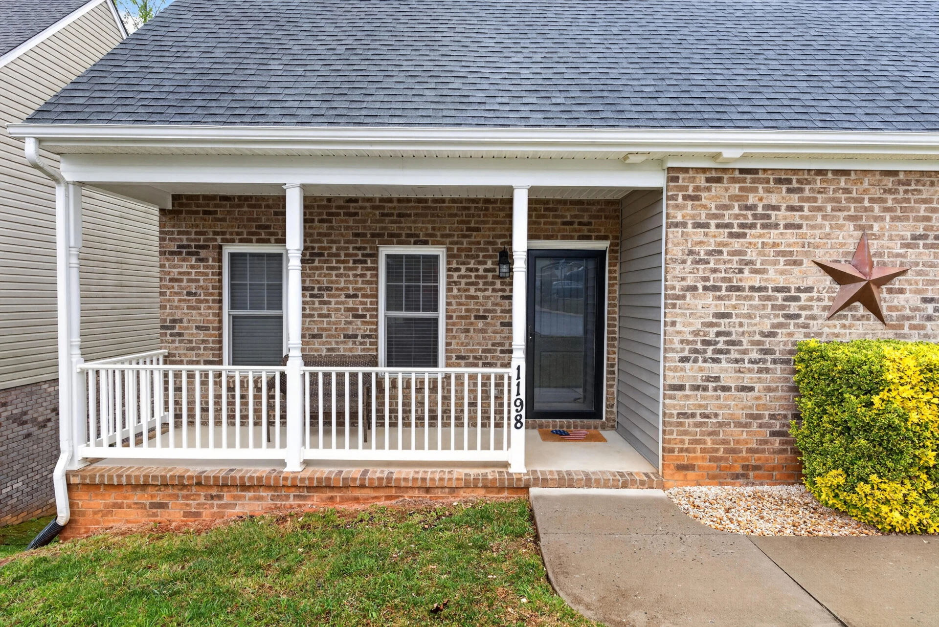 1198 Crest Ridge DR - Photo 4