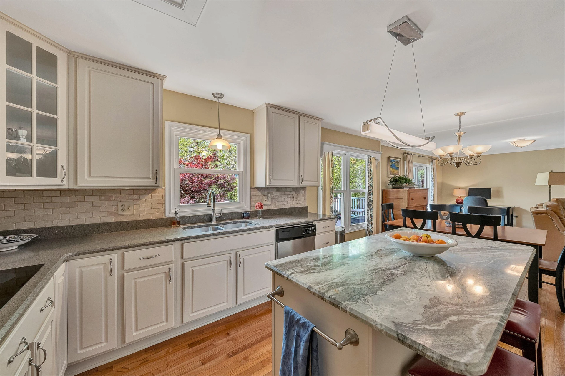 6640 Parkway DR - Photo 17