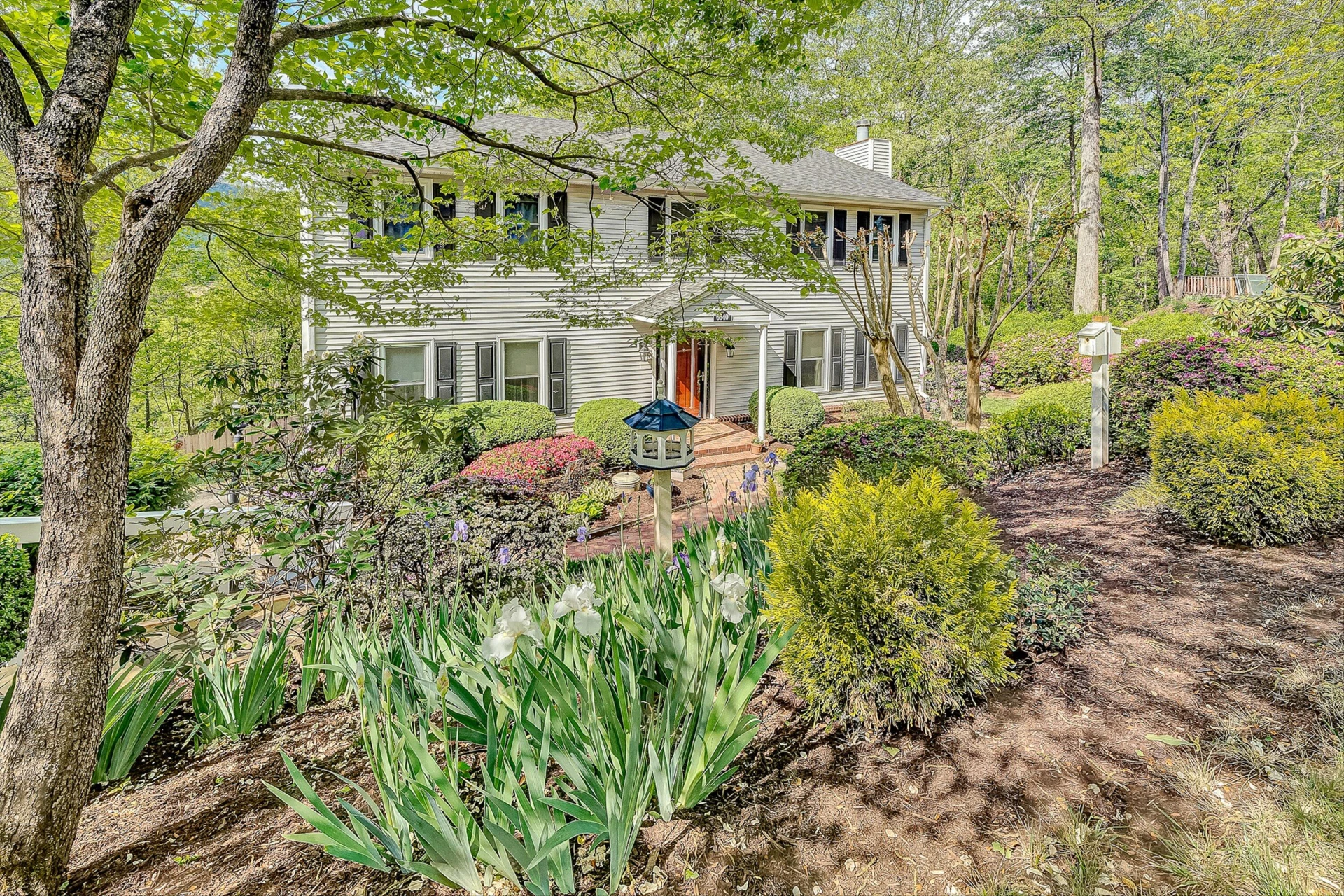 6640 Parkway DR - Photo 2