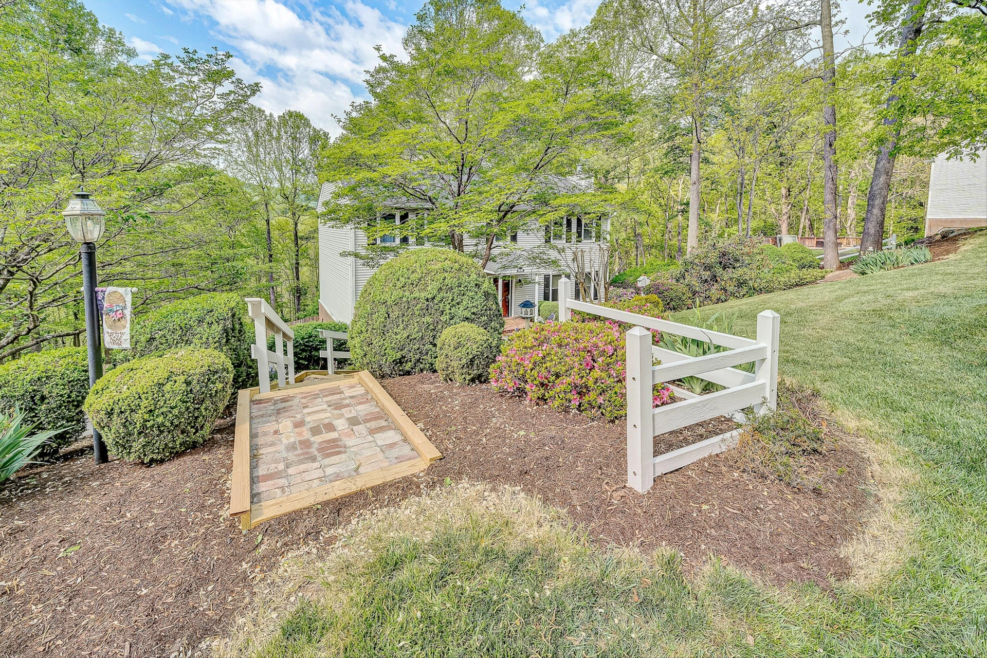6640 Parkway DR - Photo 4