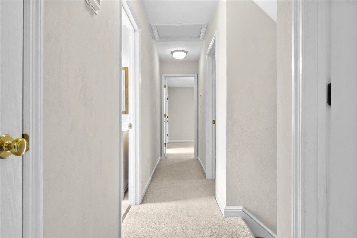 716 Debra LN - Photo 15