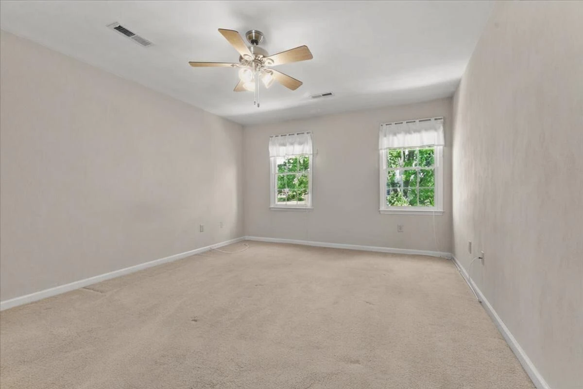 716 Debra LN - Photo 16