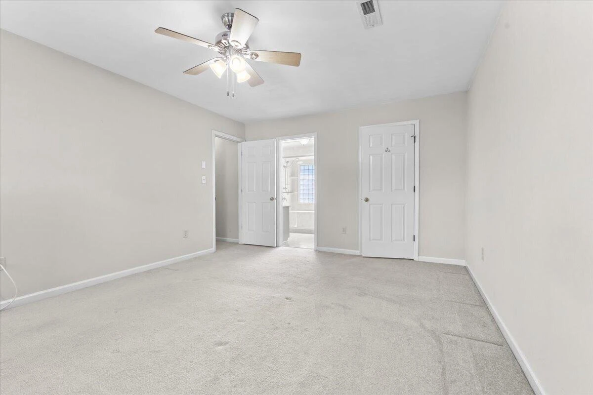 716 Debra LN - Photo 17