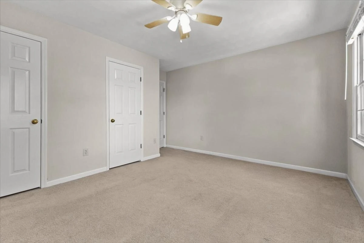716 Debra LN - Photo 24